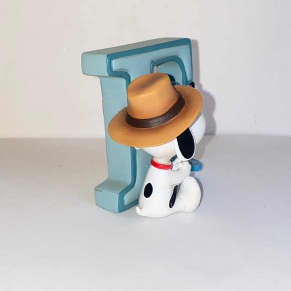Westland Giftware Peanuts Snoopy Alphabet Letter F Snoopy Fishing - Picture 9 of 13